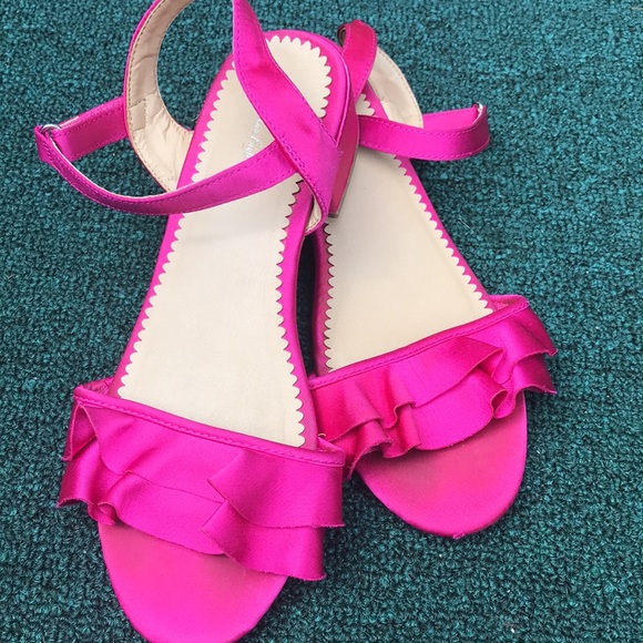 American Eagle Electric pink sandals with ruffles - Picture 2 of 8